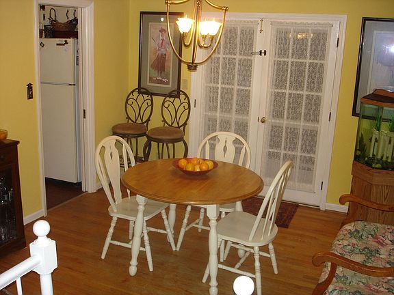 4th image of 1819 Bridle Ln