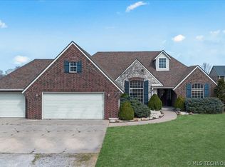 2931 E Rabbs Dr, Oologah, OK 74053