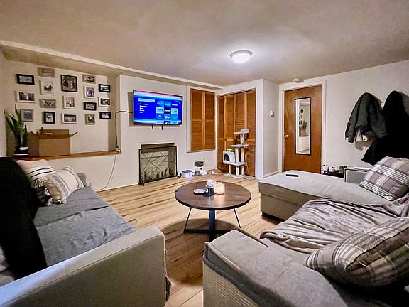 4th image of 209 Ogden Ave #1