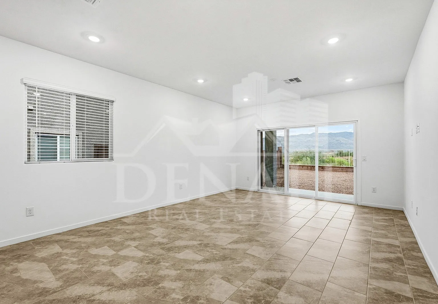 4 bed, 2.5 bath, 1888 sqft, $2,495 — Photo 3