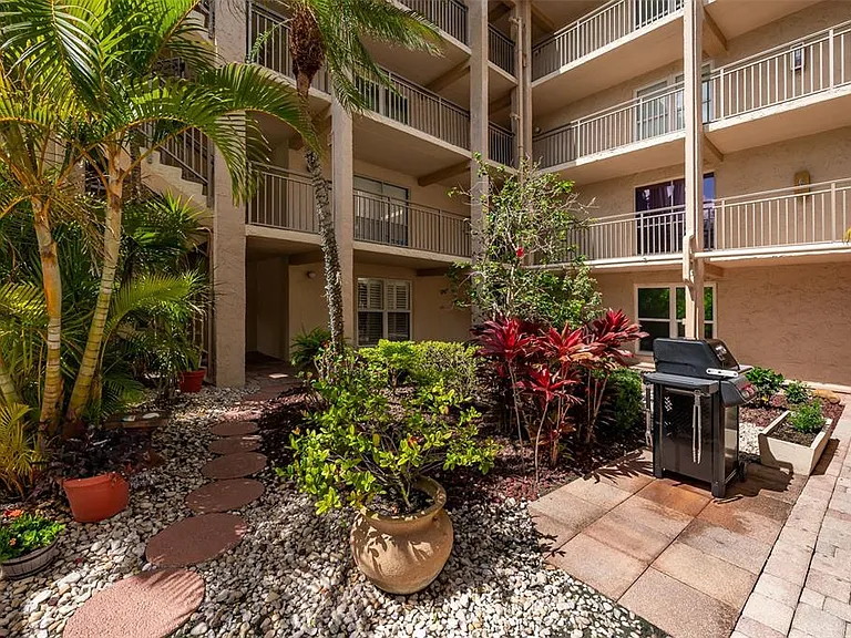 845 Benjamin Franklin Dr #302 — Photo 26
