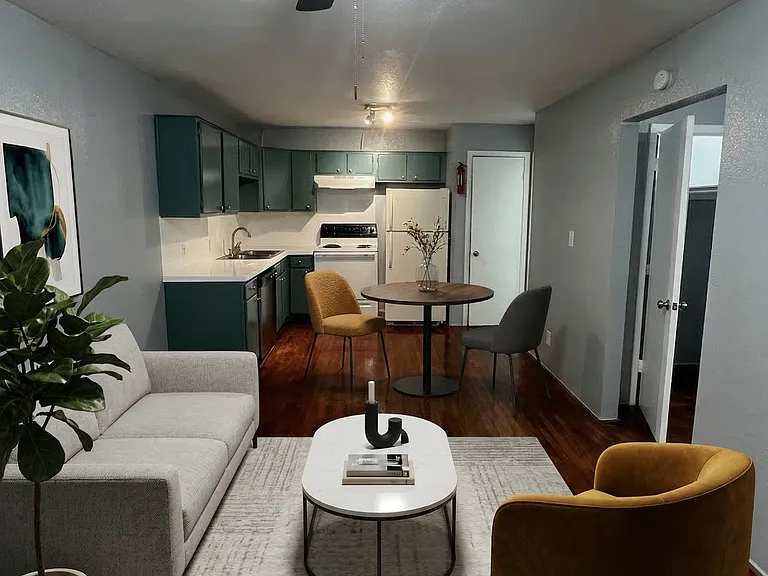 1606 Welch St #5 — Photo 1