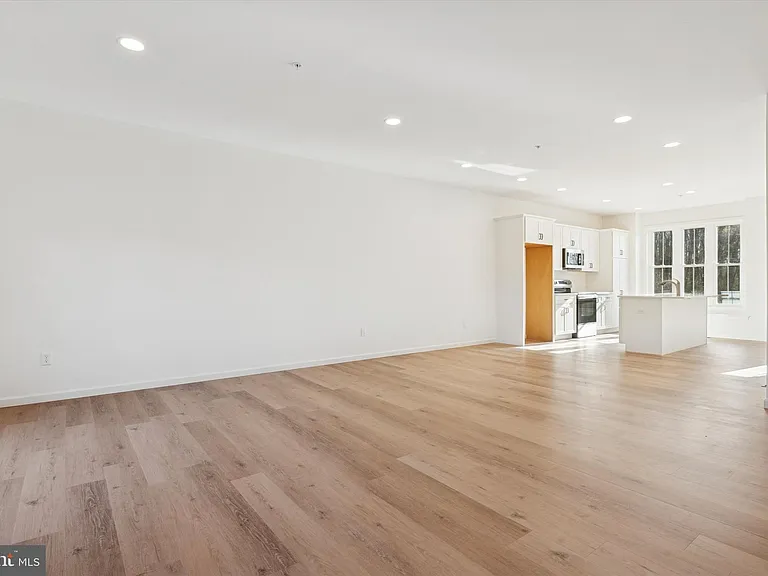 118 Silversmith Rd — Photo 11