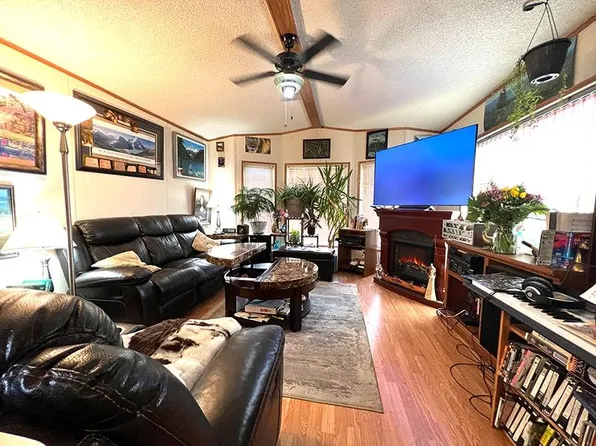 14 Pluto Dr, Kamloops, BC V2B 1A7