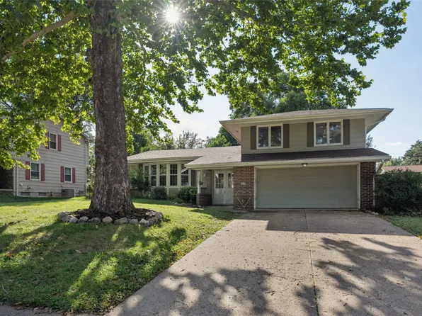 1230 26th St, West Des Moines, IA 50266
