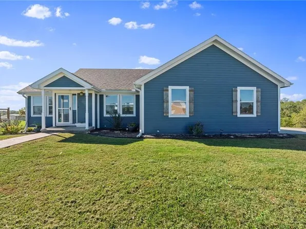 15631 Saddle Dr, Excelsior Springs, MO 64024