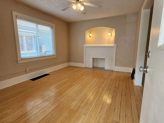 5th image of 97 E Emerling Ave