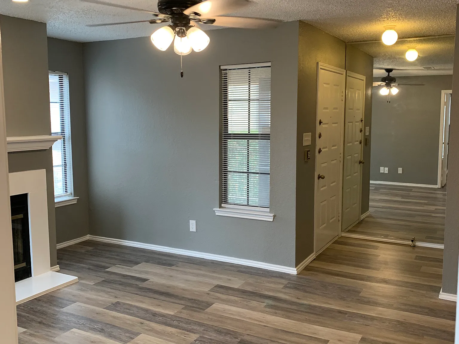 422 Matthews Dr — Photo 2