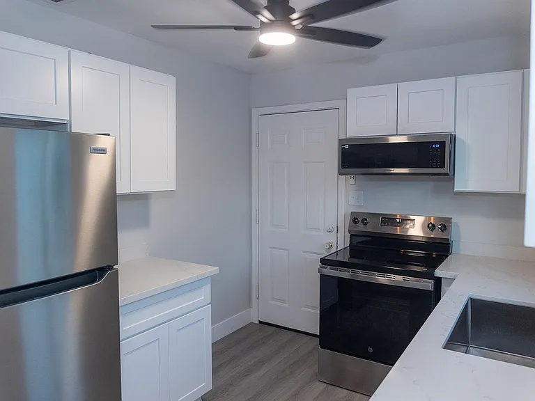 1008 S 3rd St #3 — Photo 7