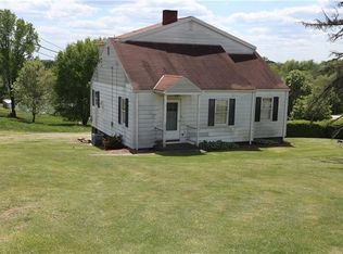 6 Crest Dr, Coal Center, PA 15423