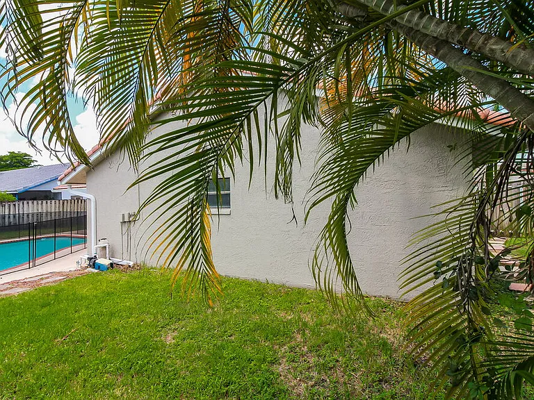 1904 NW 79th Ave — Photo 16