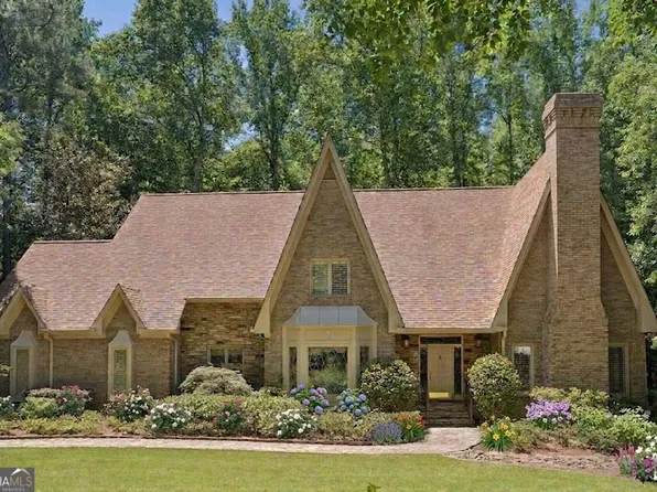 4957 Chedworth Dr, Stone Mountain, GA 30087