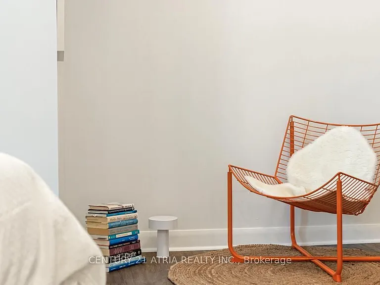 210 Victoria St #807 — Photo 11