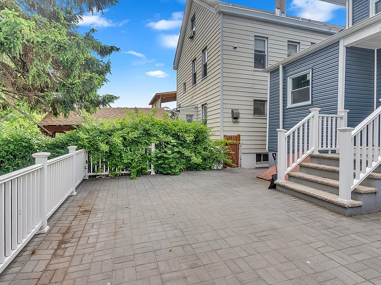 310 Summer St — Photo 34