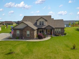 1002 Hampton Dr, Centralia, MO 65240