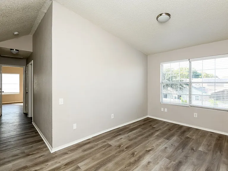 2500 Creekwood Ln — Photo 15