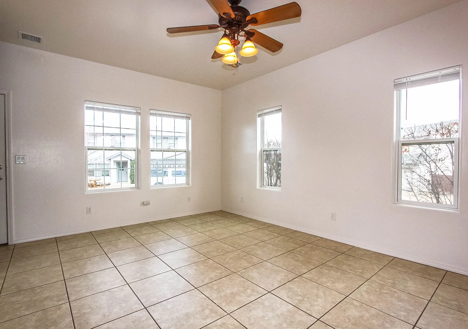 3 bedroom 2 bath home in Dewey Humboldt - — Photo 2