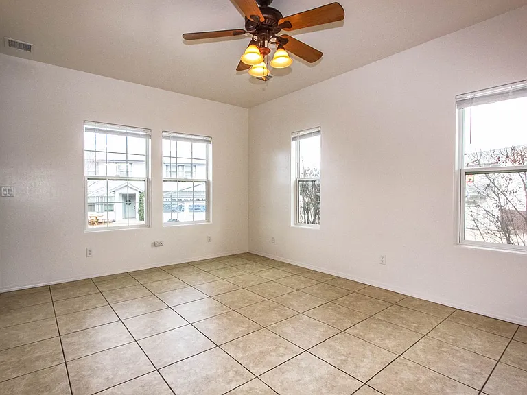 13011 E Cobb Ct — Photo 2