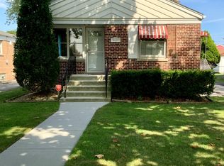 9037 S Utica Ave, Evergreen Park, IL 60805