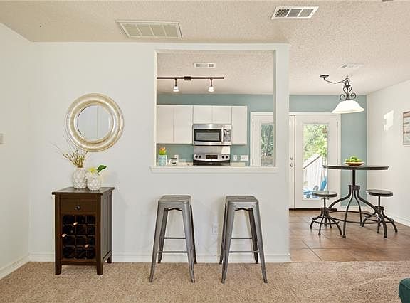 5th image of 1015 E Yager Ln Unit 129