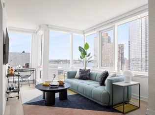 555 38th St APT 3801, New York, NY 10018