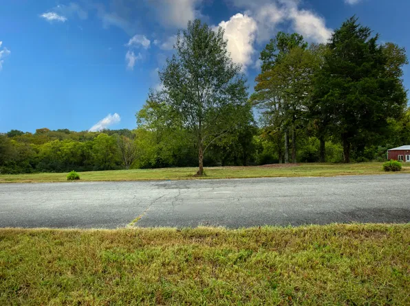 2413 Steve Dr, Columbia, TN 38401