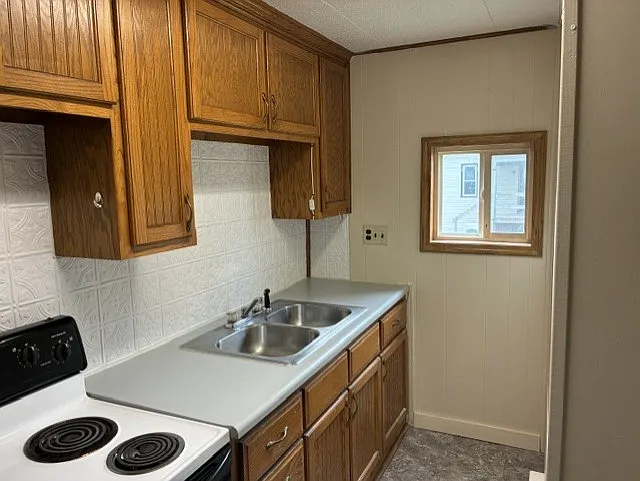 302 South Main Street - 2 — Photo 3