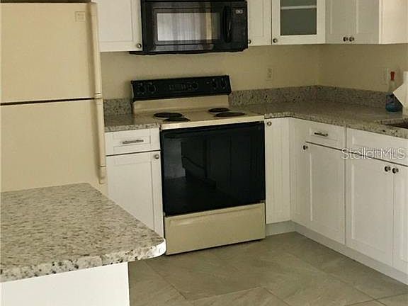 2nd image of 14735 Pine Glen Cir
