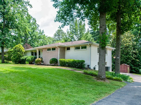 889 Belton Dr, Nashville, TN 37205