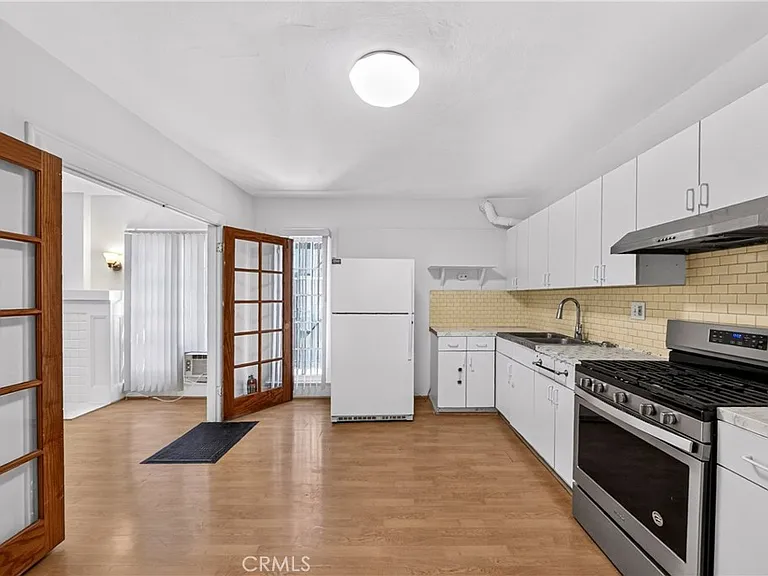 139 S Manhattan Pl — Photo 12