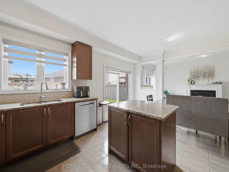 120 Milby Cres — Photo 11