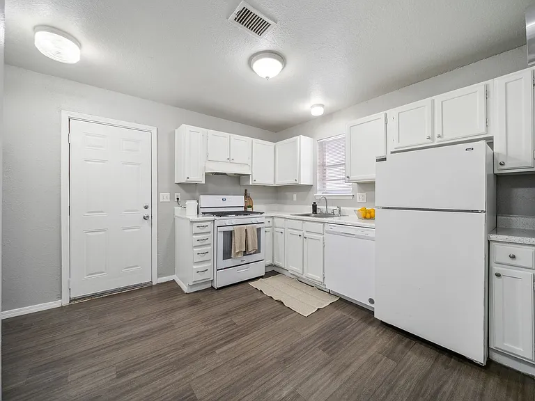1801 S 132nd East Pl — Photo 34