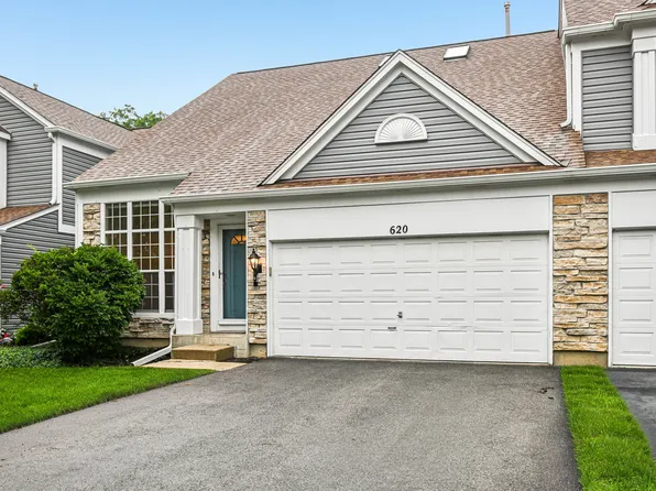 620 N Charter Hall Dr, Palatine, IL 60067
