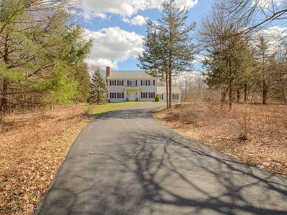 5th image of 32 Hattie Ln