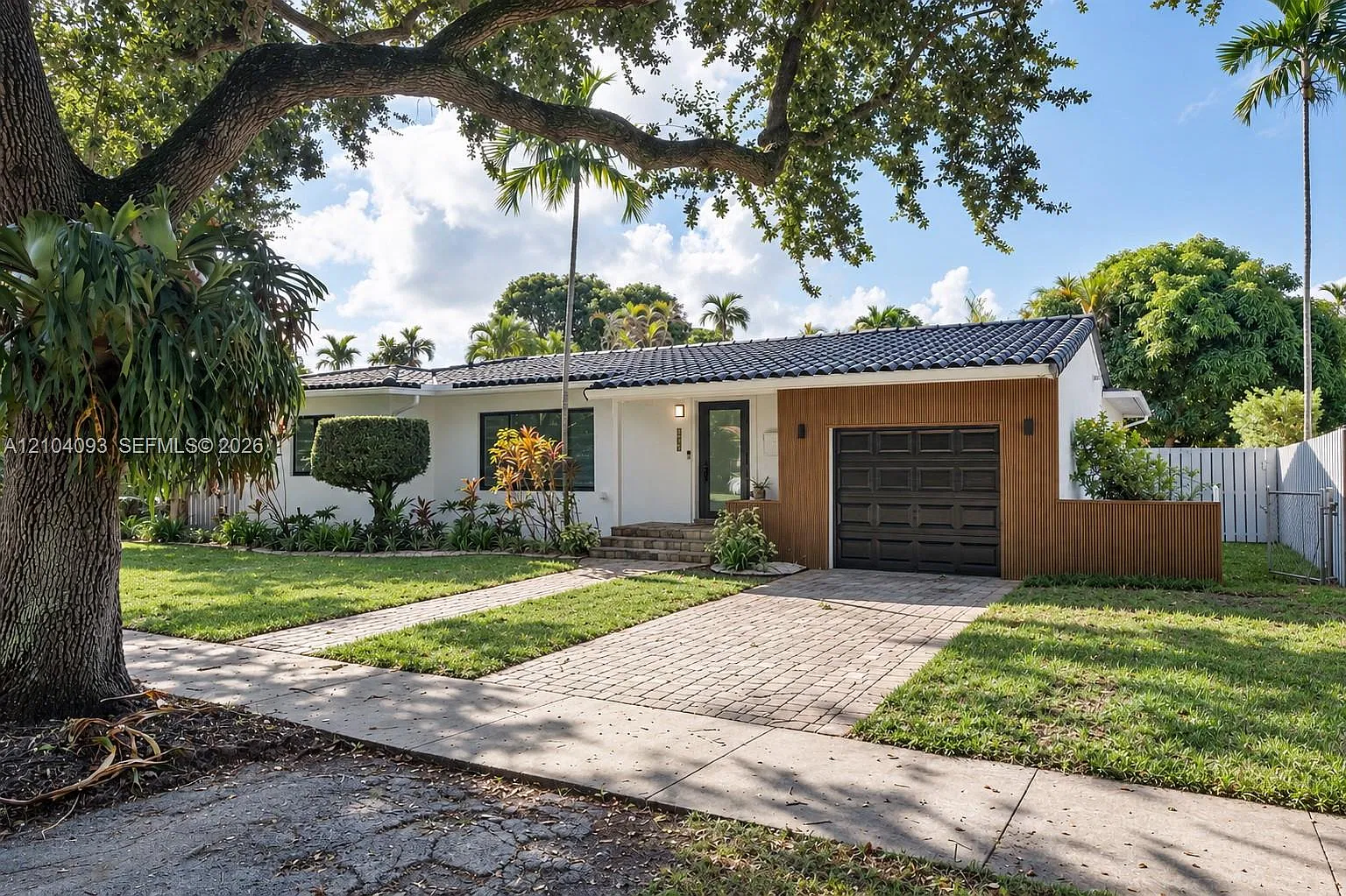Dunnings Miami Shores Ext — Photo 1