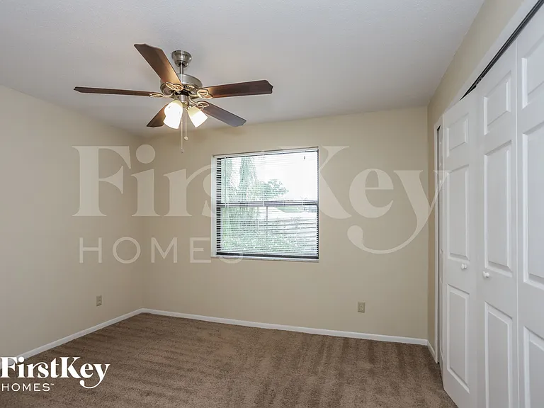 9923 57th Way N — Photo 7