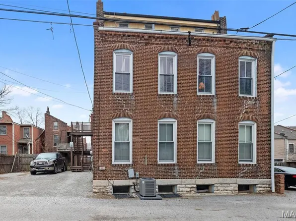 2211 Menard St, Saint Louis, MO 63104