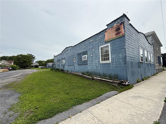 4th image of 101 Park St