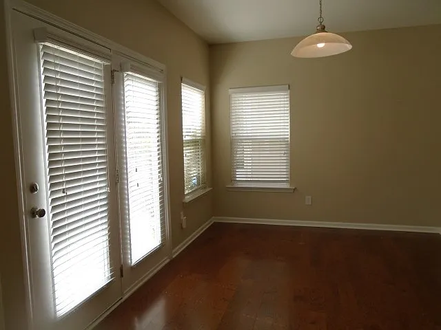 3 bed, 2.5 bath, 1740 sqft, $2,230 — Photo 3