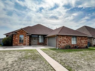 1502 SW 70th St, Lawton, OK 73505
