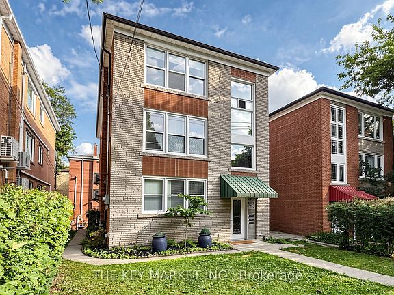 3rd image of 209 Saint Clements Ave