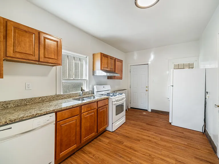 2148 Maple Ave #1 — Photo 11