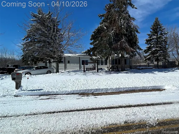 3055 Black Rd, Charlevoix, MI 49720