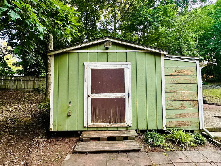 337 Thornwood Ln — Photo 8