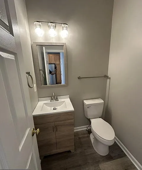 843 Fairview Village Ct — Photo 8
