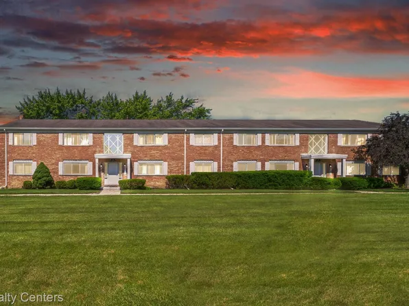 801 W Long Lake Rd APT G-1, Bloomfield Hills, MI 48302