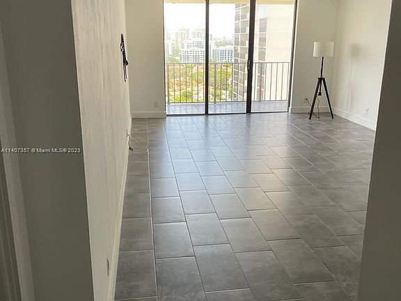 3rd image of 18151 NE 31st Ct APT 1810
