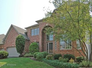 547 Cole Dr, South Elgin, IL 60177