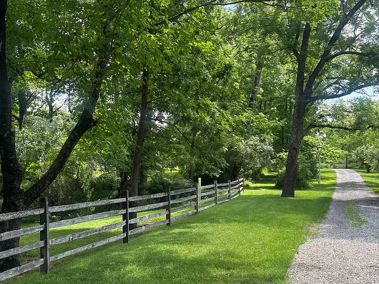 Creekside Dr — Photo 3