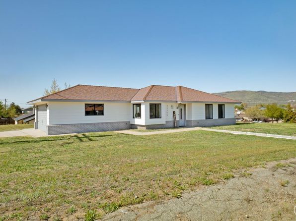 22300 Elm Ct, Tehachapi, CA 93561